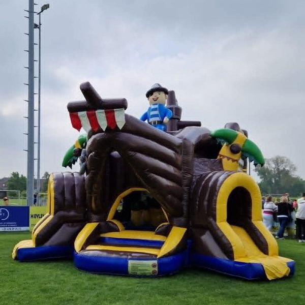 springkasteel Piratenboot 